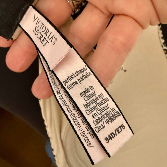 4 for $20 Sale 🎉HP!🎉Victoria's Secret Animal Print Push Up Bra (Size 34D) - Picture 5 of 5